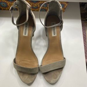 Steve Madden grey open toed chunky heel